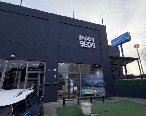 Fachada de la tienda Enjoy Beds 