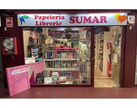 Aquí tienes a una pequeña tienda de barrio con un amplio surtido de libros, material escolar, juegos, regalos. Te esperamos